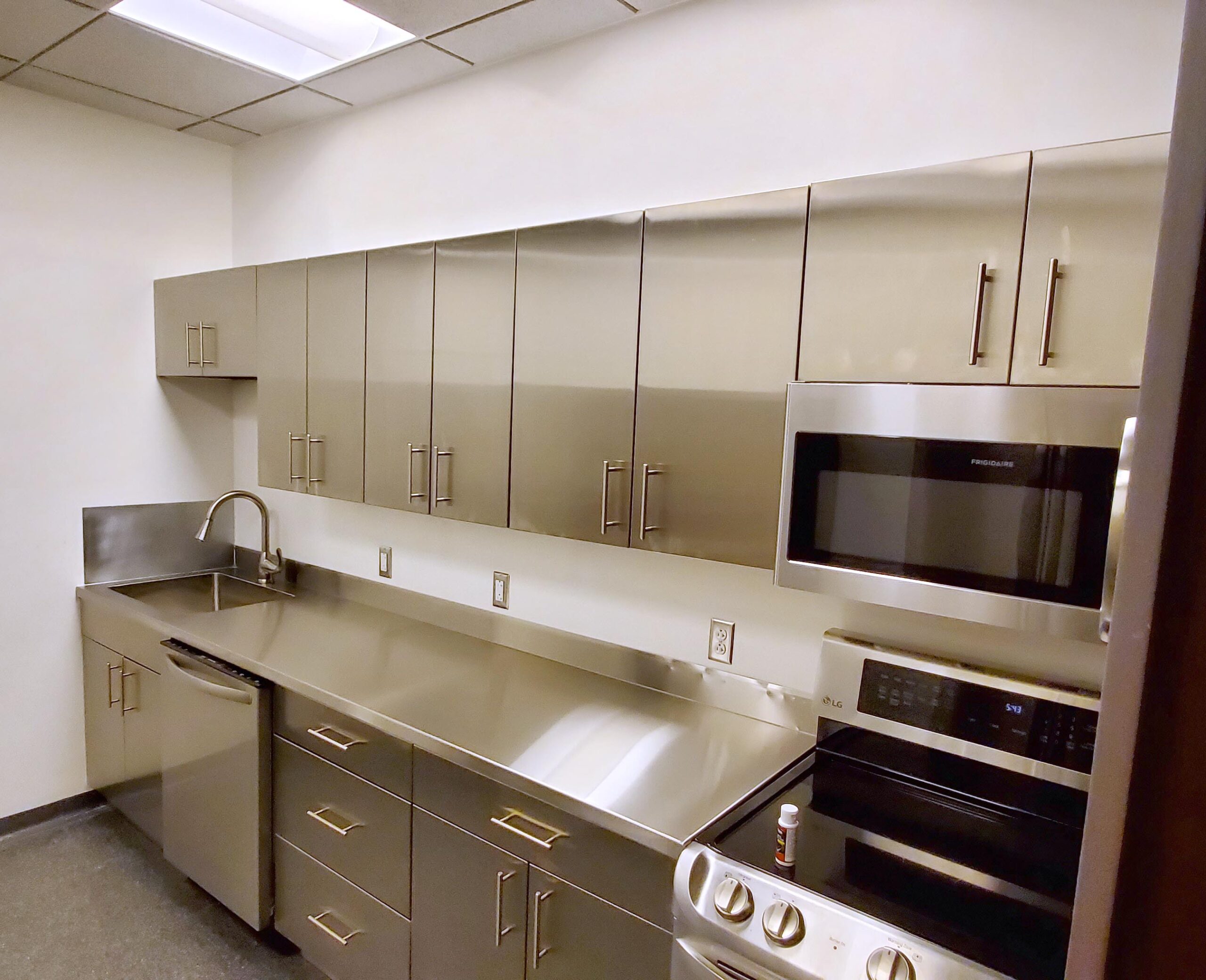 commercial kitchen stainless steel table and racks