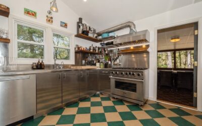 Custom Kitchen Cabinetry with Seamless Design Integration